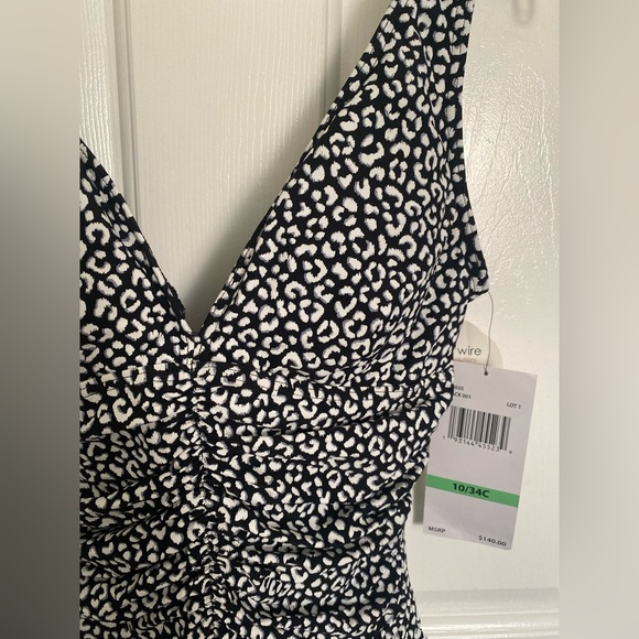 NWT Coco Reef Contours Solitaire Printed One-piece Swimsuit Size 10/34C - Picture 7 of 9